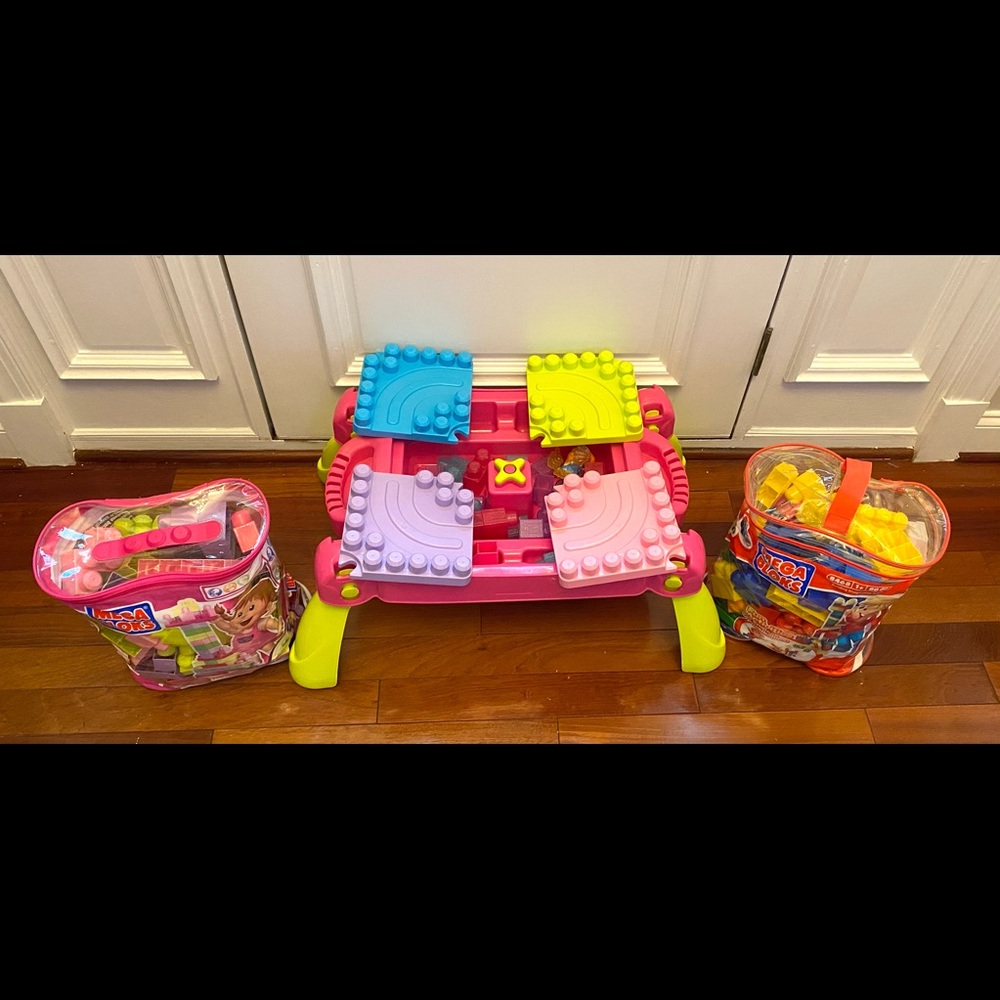 Rare Mega Bloks Table Set